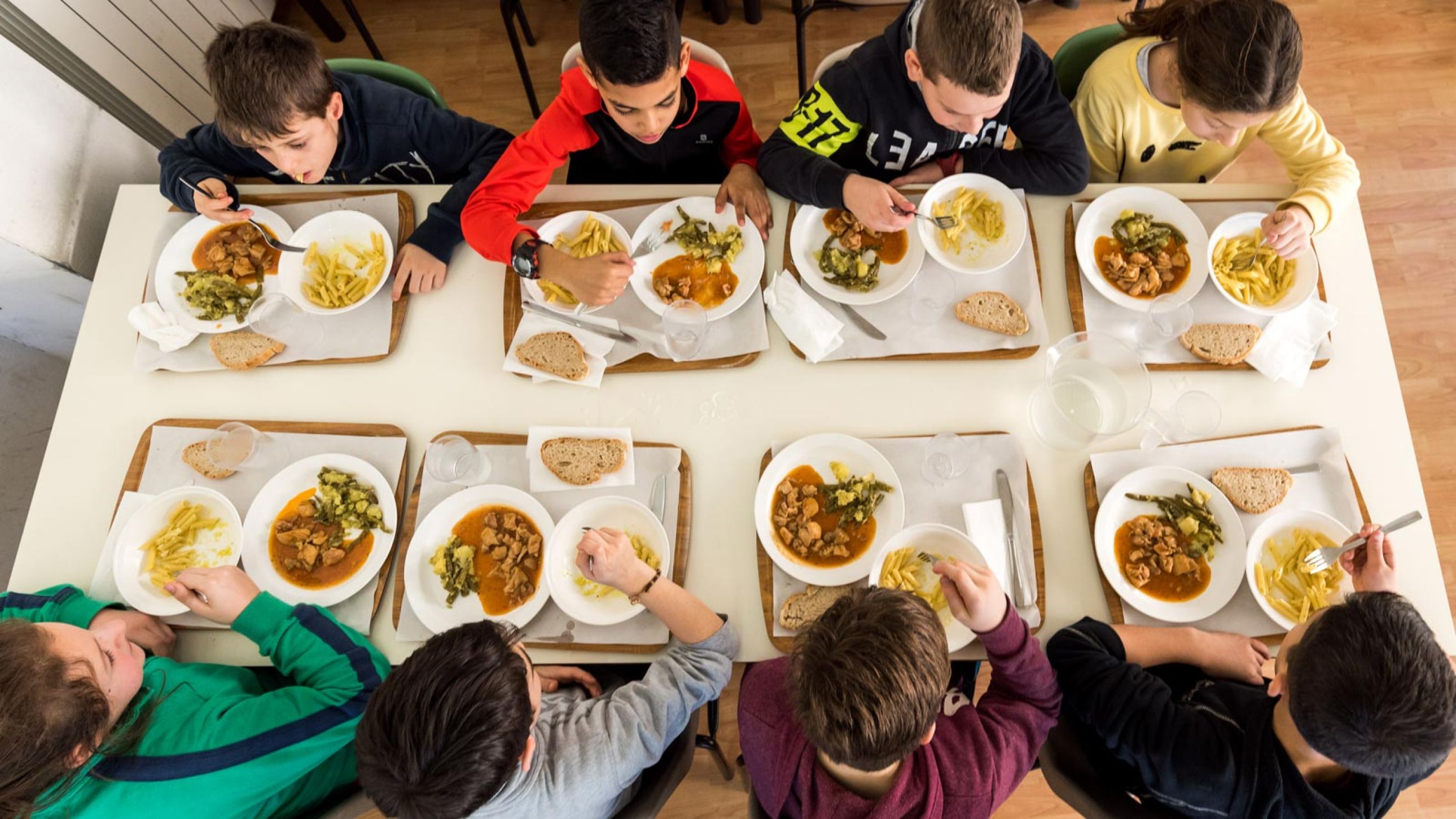 Qualità & Servizi | 7600 pasti cucinati e serviti ogni giorno, in 56 scuole
